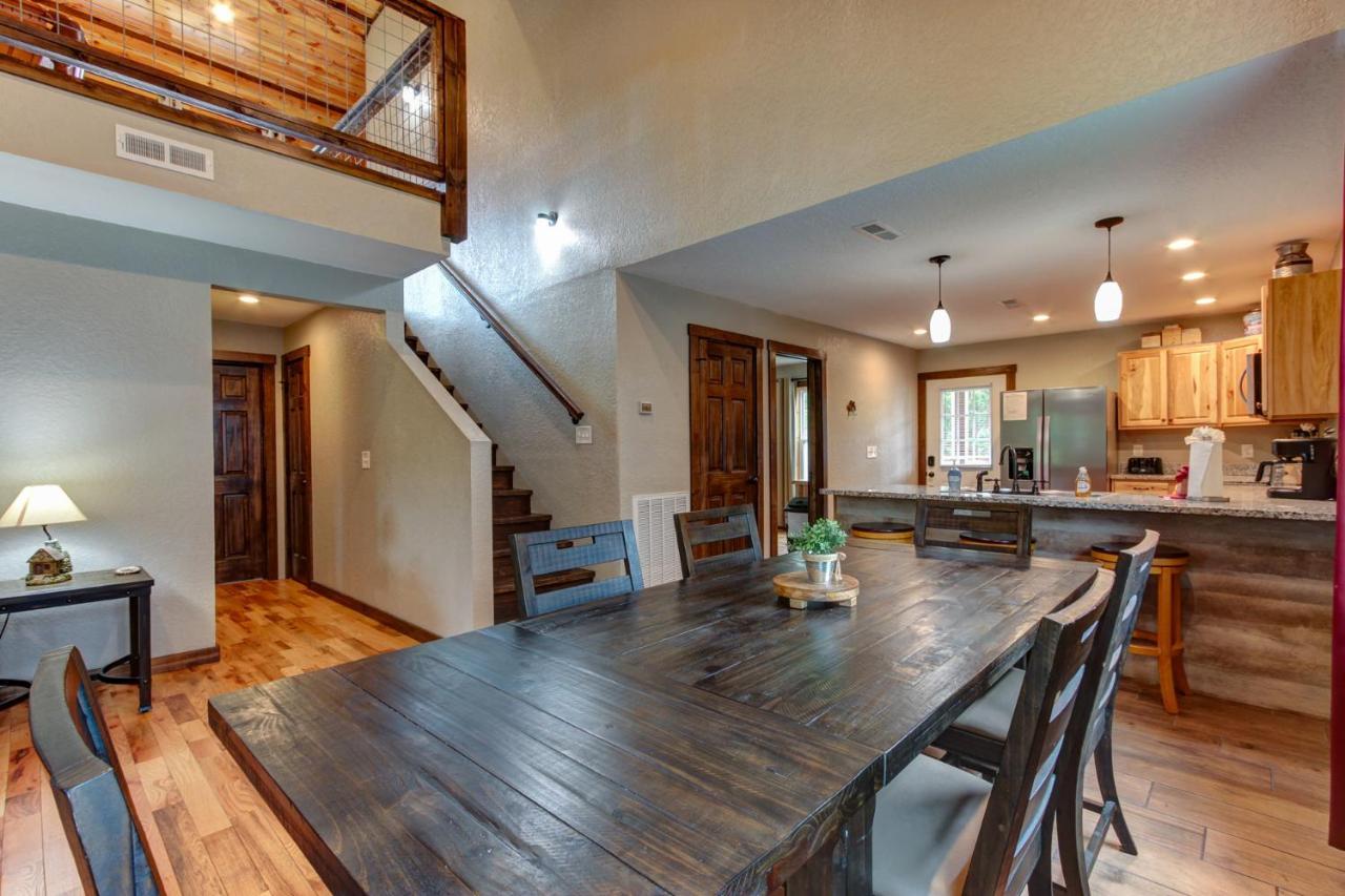 3 Master Bedrooms - Sleeps 10 - Location - Game Room - Hot Tub Pigeon Forge Exterior photo