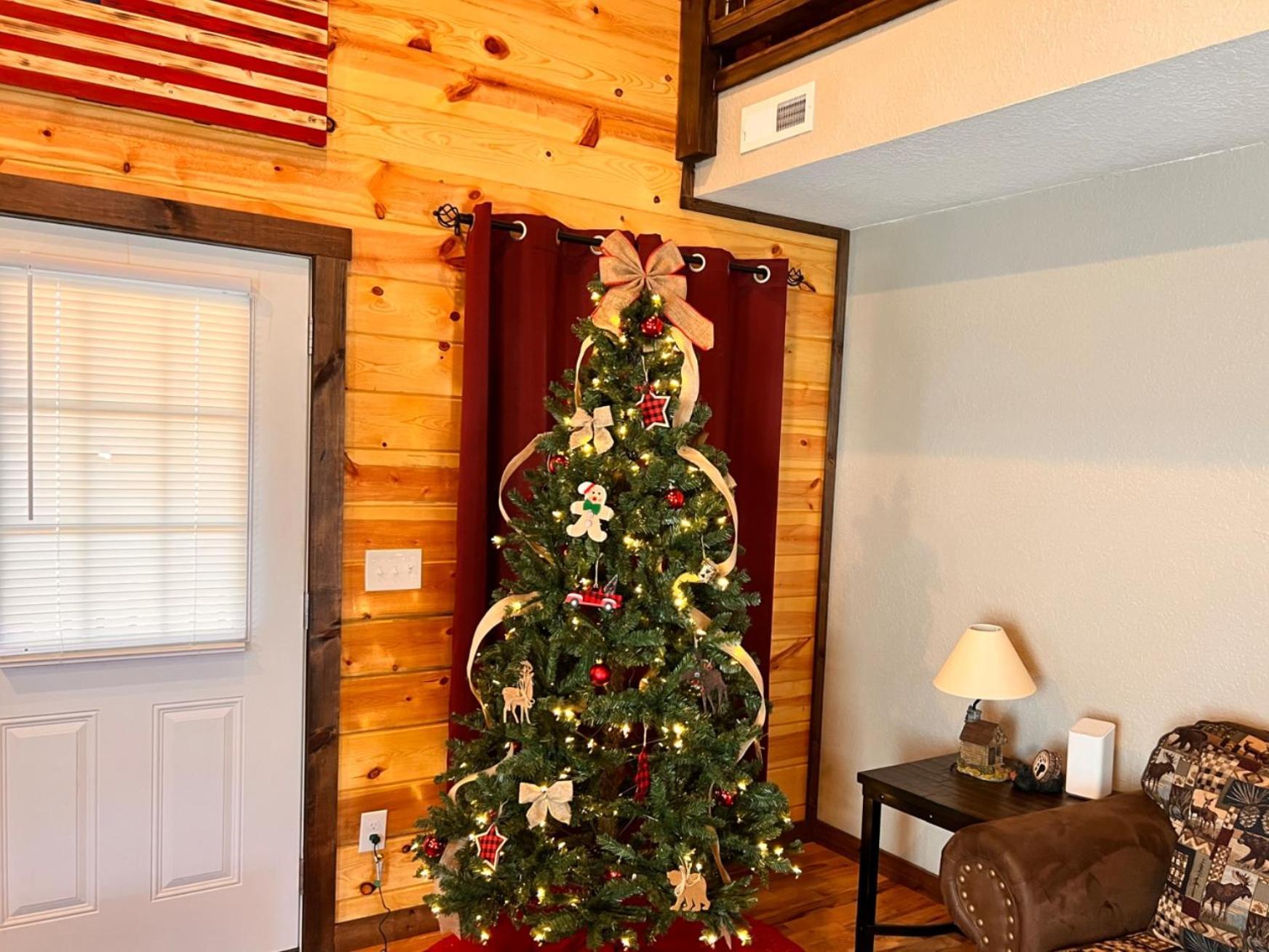 3 Master Bedrooms - Sleeps 10 - Location - Game Room - Hot Tub Pigeon Forge Exterior photo